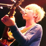 YUI revient en tant que FLOWER FLOWER !