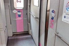 Hello_Kitty_Shinkansen_2018_07